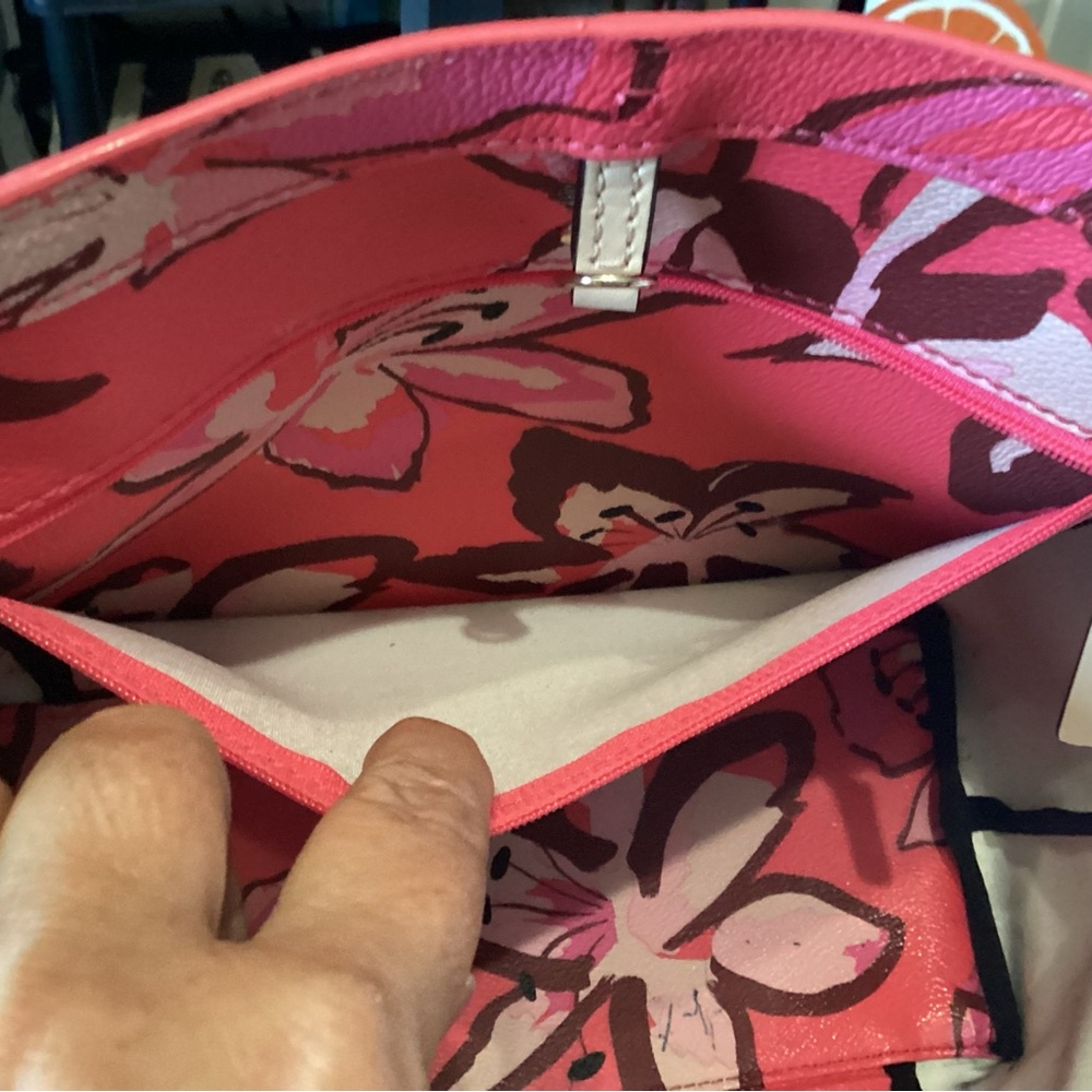 Kate Spade pink floral tote in Saffiano leather inside and out with silver spade - Picture 8 of 11